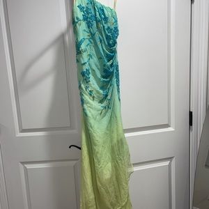 one shoulder. beautiful cache dress